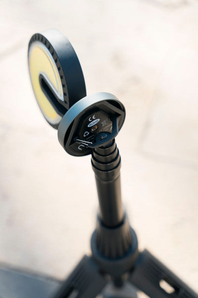 كشاف يدوي قابل للطي مع إضاءة قوية وبطارية مدمجة 7